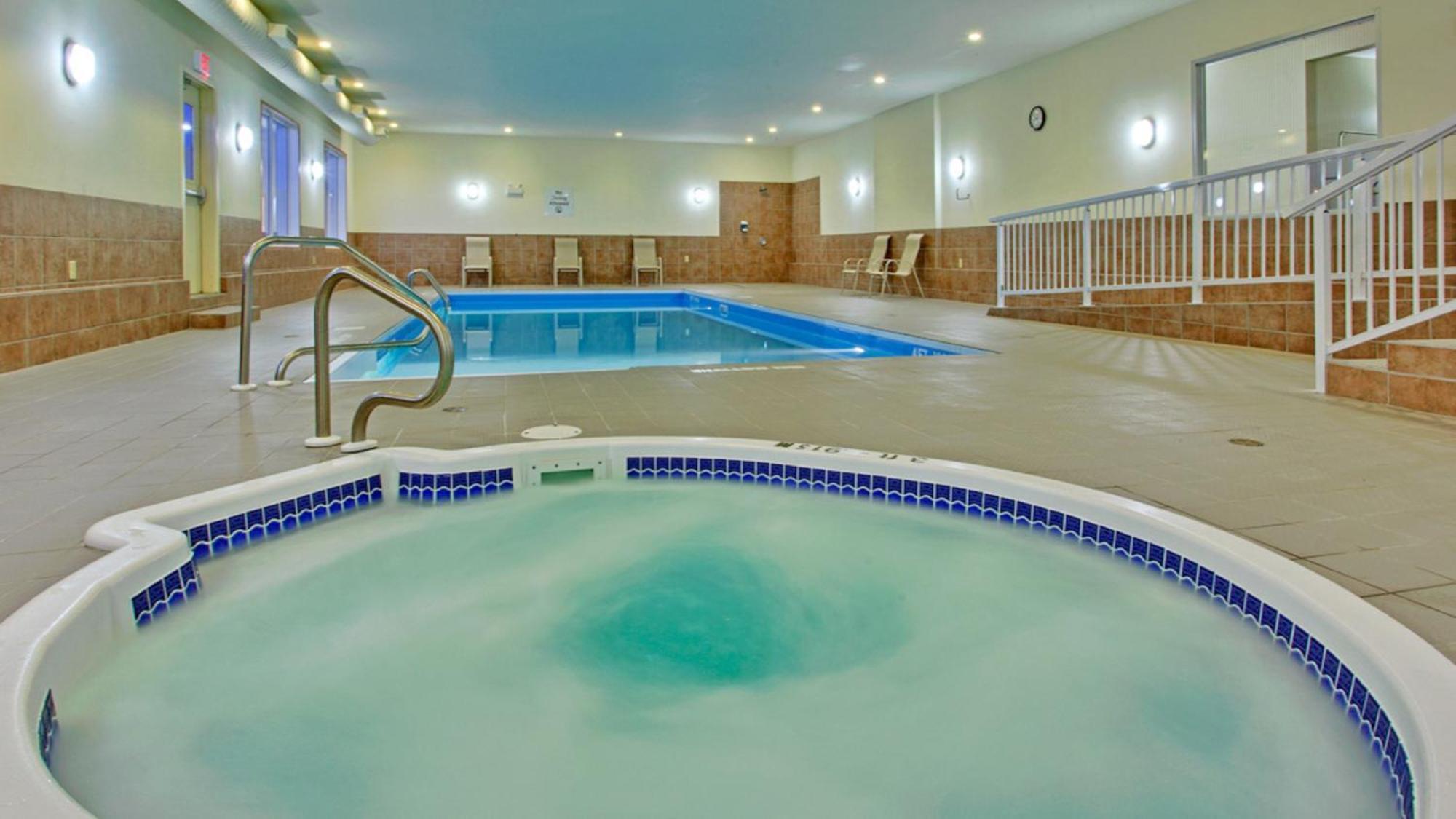 Holiday Inn Express Hotel & Suites Swift Current By Ihg Zewnętrze zdjęcie