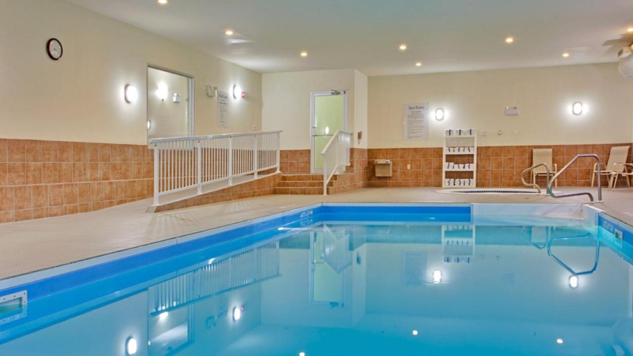 Holiday Inn Express Hotel & Suites Swift Current By Ihg Zewnętrze zdjęcie