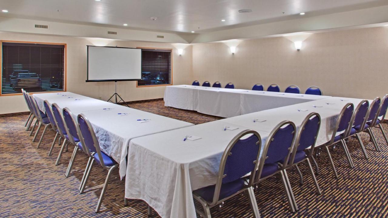 Holiday Inn Express Hotel & Suites Swift Current By Ihg Zewnętrze zdjęcie