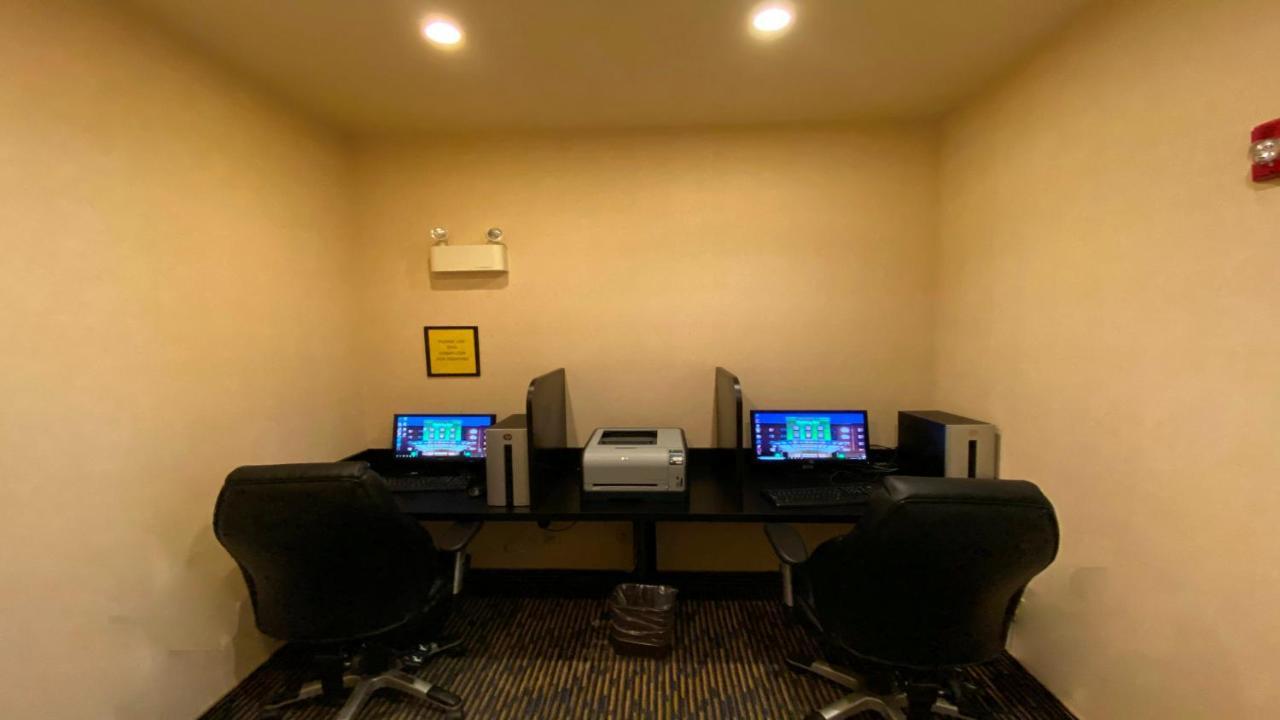 Holiday Inn Express Hotel & Suites Swift Current By Ihg Zewnętrze zdjęcie