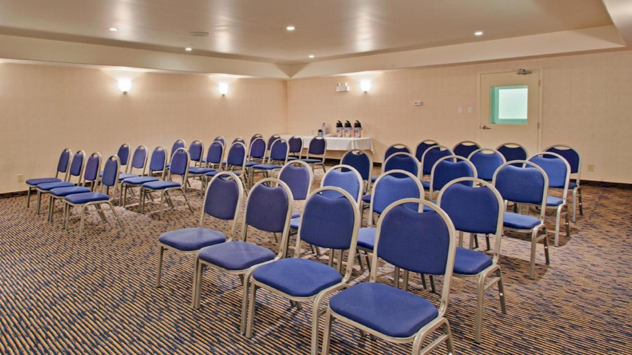 Holiday Inn Express Hotel & Suites Swift Current By Ihg Zewnętrze zdjęcie